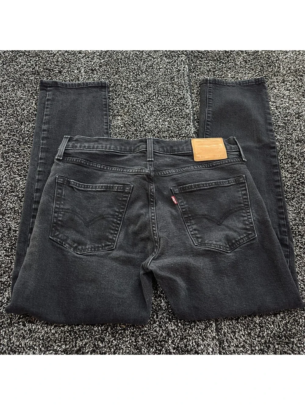 Levis Premium 502 Taper Mens Black Denim Jeans 34x32 29507-0990 Great condition